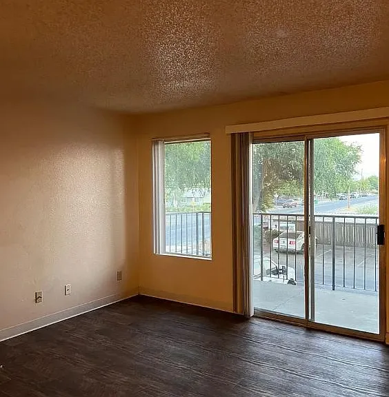 243 Edith Ave #10 — Photo 3