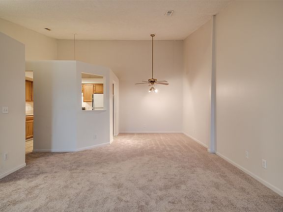 4th image of 61031 Greenwood Dr #1