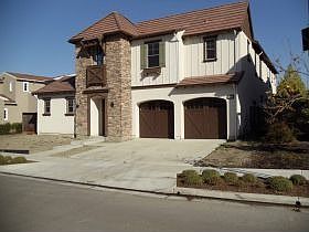 2nd image of 3057 Griffon St E