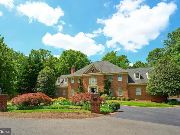 3016 Weber Pl, Oakton, VA 22124