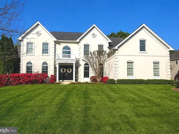 1706 Broadfield Ln, Vienna, VA 22182