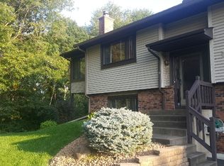 5626 Donegal Dr, Shoreview, MN 55126