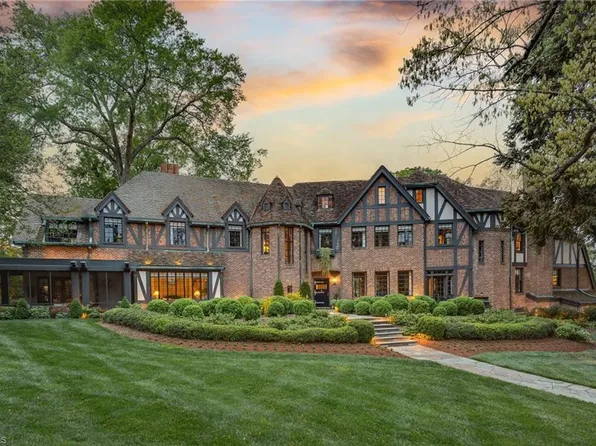 301 Fisher Park Cir, Greensboro, NC 27401