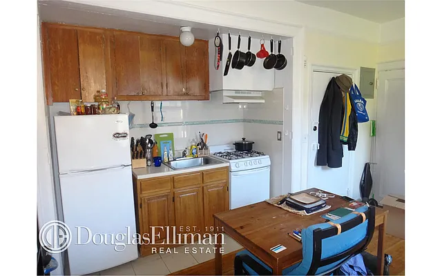 Rented by Douglas Elliman | media 28