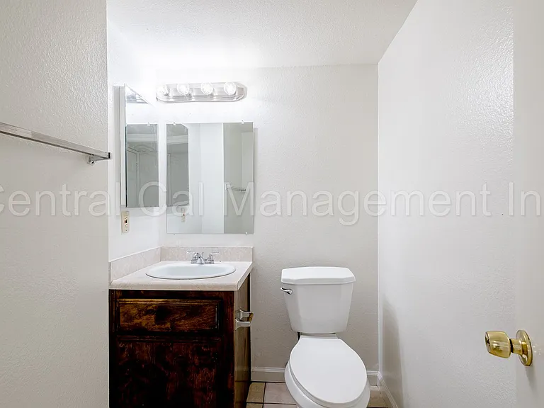 7905 S Laurelglen Blvd #A-D — Photo 8
