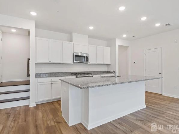 735 Station Rd