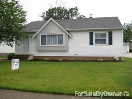 1st image of 390 Divot Dr