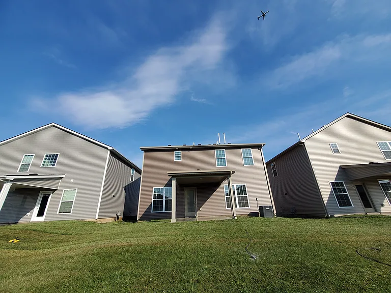 1217 Leanndra Park — Photo 31