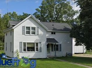 1211 S 6th St, De Pere, WI 54115