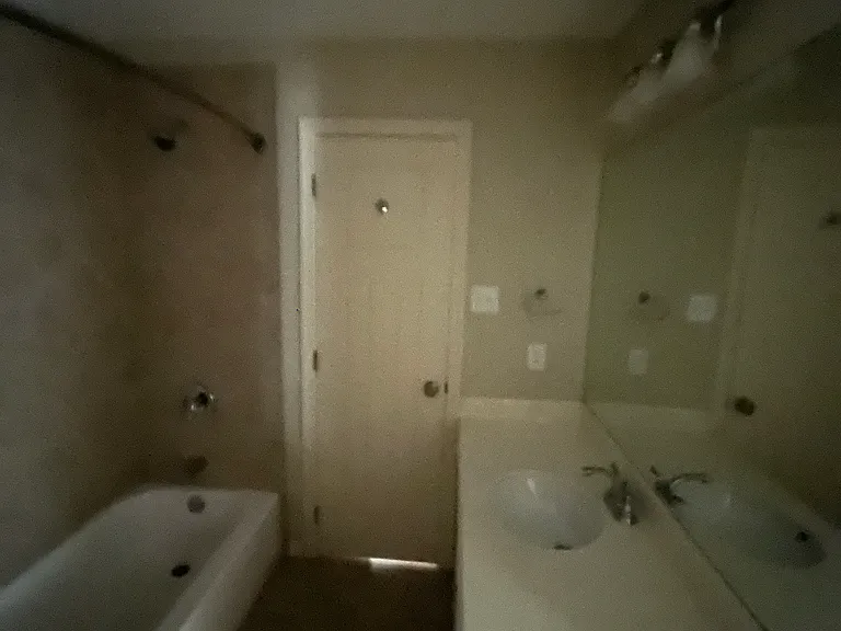 902 S Paris St — Photo 9