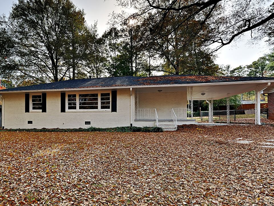 1st image of 237 Stoneybrook Dr