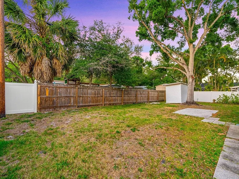 3315 W Beaumont St — Photo 66