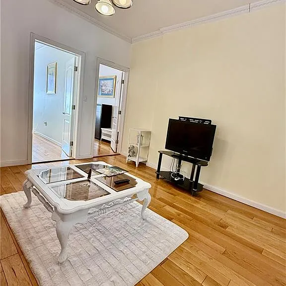 1793 W 11th St #2 — Photo 3