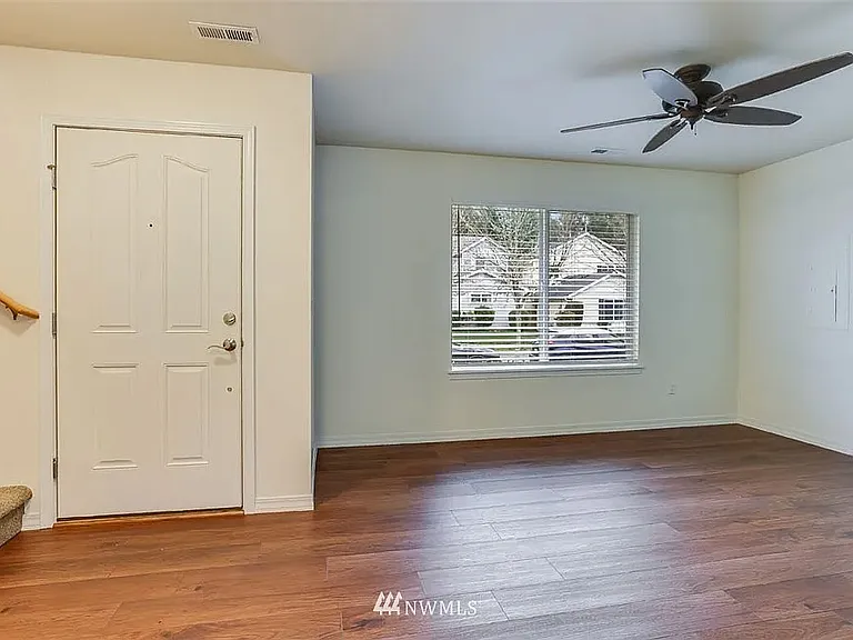 1295 Hudson St — Photo 7