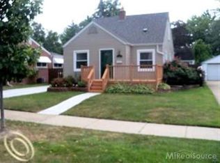 231 Charlevoix St, Clawson, MI 48017