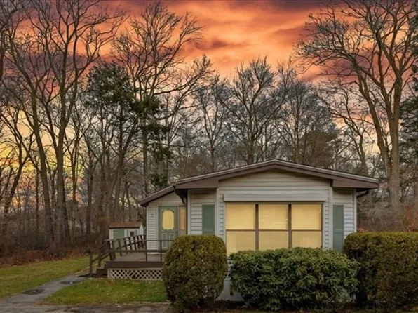 2 Friendship Dr, West Bridgewater, MA 02379