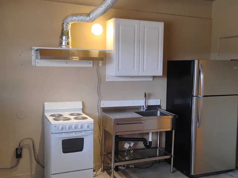 1639 Basin St SW #12 — Photo 9