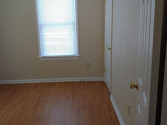 3rd image of 302 N Nash St