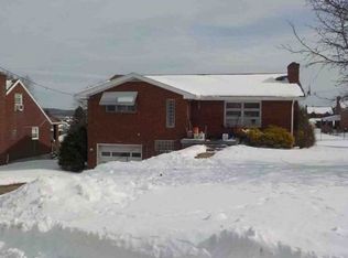 2111 Carolina Ave, West Mifflin, PA 15122