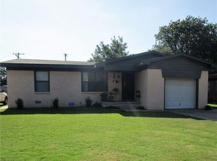 1711 Sunset Dr, Altus, OK 73521