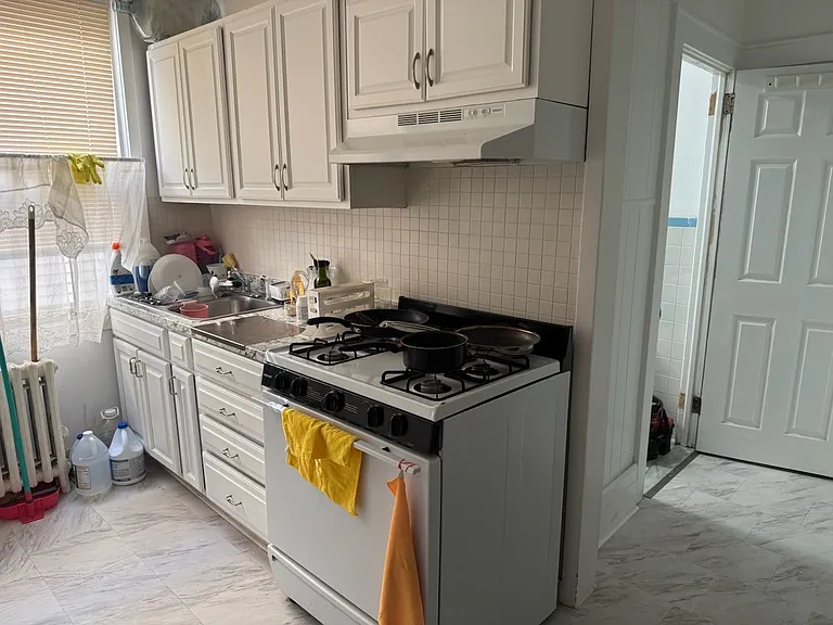 743 William St #1R — Photo 2