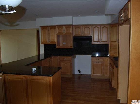 5th image of 132 Shore Dr