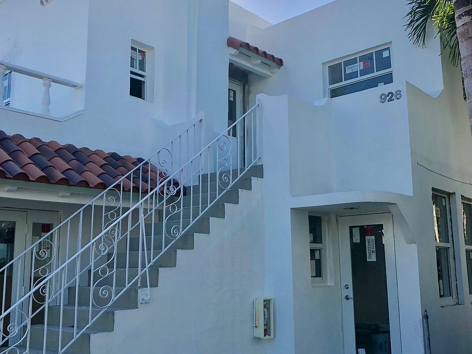 1st image of 926 15th St #2