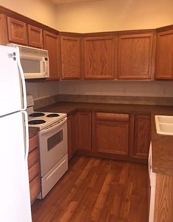 2nd image of 274 NW Schnabel Ln