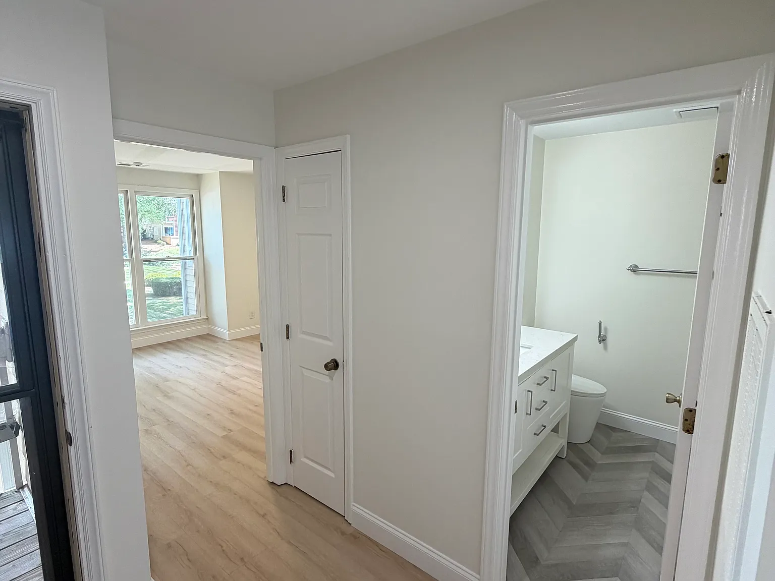 3 bed, 1186 sqft, $3,000 — Photo 4