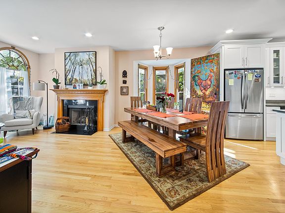 5th image of 3300 N Damen Ave #1