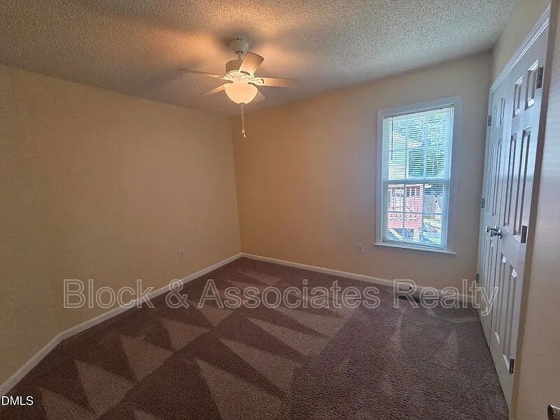 Cross Pointe Village — Photo 2