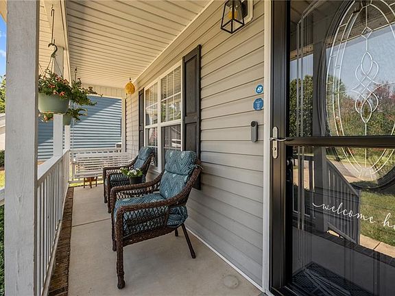 3rd image of 746 Aspenwood Dr