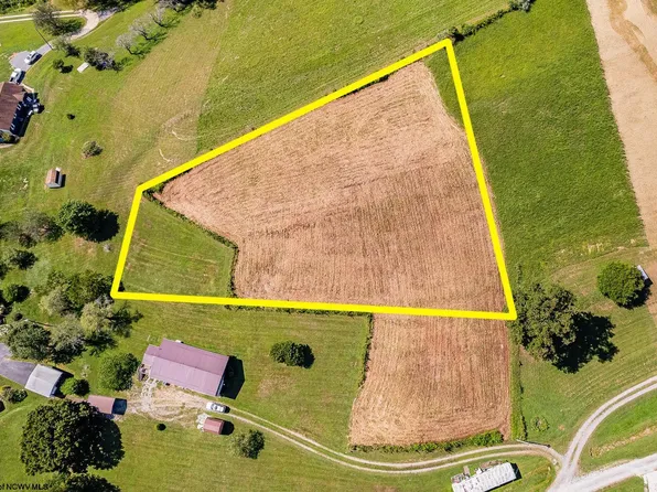 Owagner Ln, Clarksburg, WV 26301