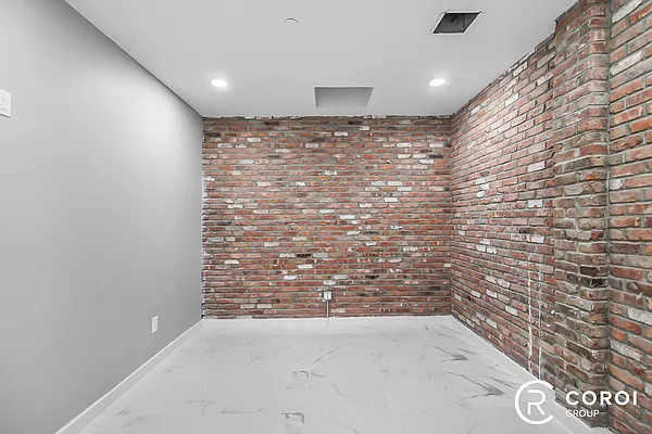 Rented by Coroi Corp | media 8