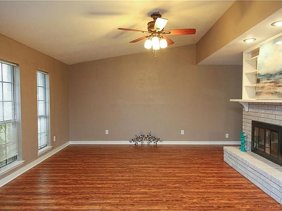 4th image of 5573 Squires Dr