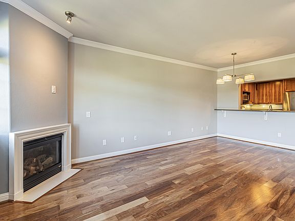 5th image of 633 Elm St APT 409