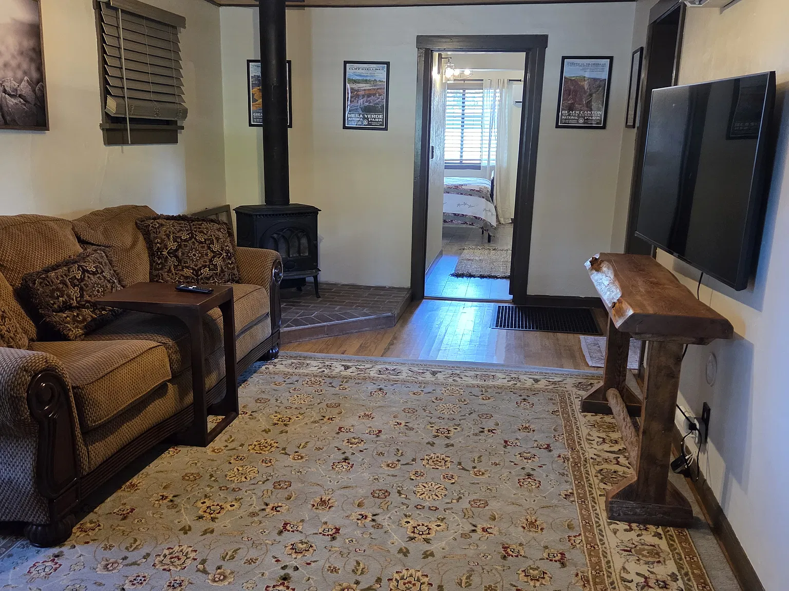 3 bed, 1076 sqft, $3,200 — Photo 4