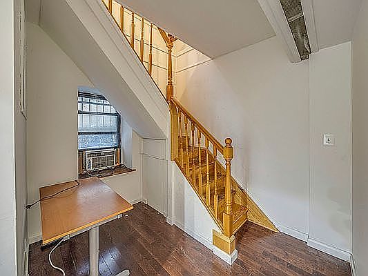 5th image of 320 E 34th St APT 1B
