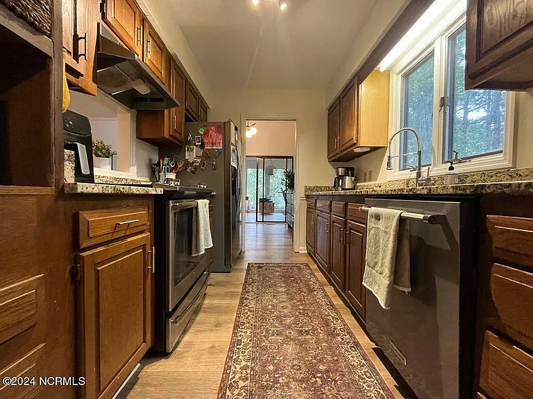 220 Drumar Ct — Photo 9