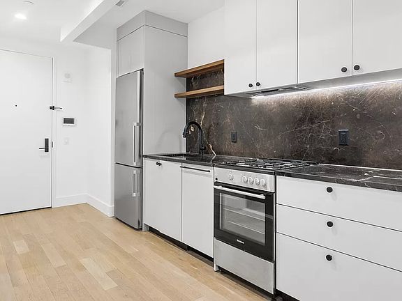 3rd image of 260 Gold St APT 1216