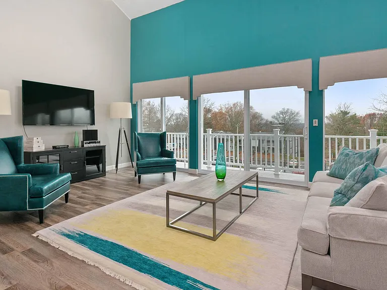 South Winds Apartments — Photo 5