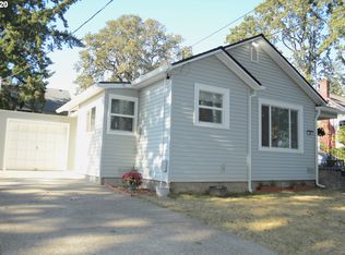 250 W Gloucester St, Gladstone, OR