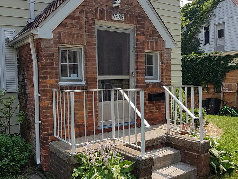 1523 Gainey Ave — Photo 2