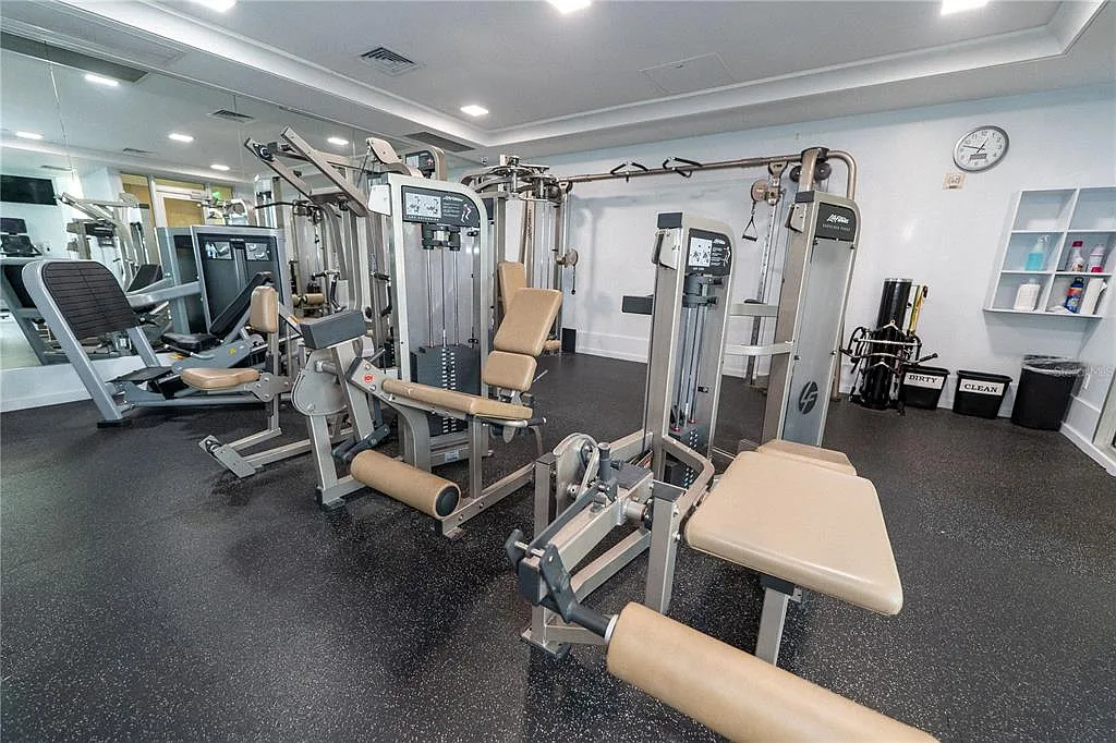 1 bed, 1.0 bath, 967 sqft, $3,000 — Photo 3
