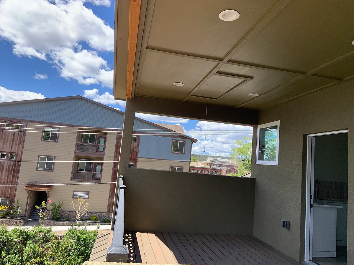 Building Photo - 402 E Birch Ave #1