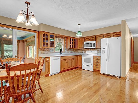 4th image of 49 Lavender Lane