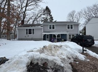 132 Commonwealth Ave, Lowell, MA 01852