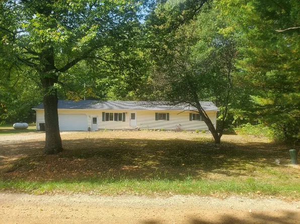 2795 1st St, Wayland, MI 49348