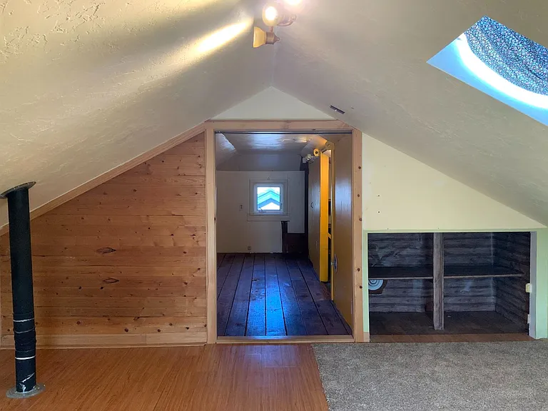 4 Bedroom, 1.5 Bath House — Photo 31