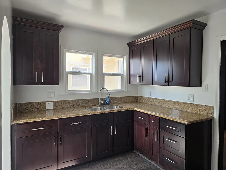 4177 5th Ave — Photo 7